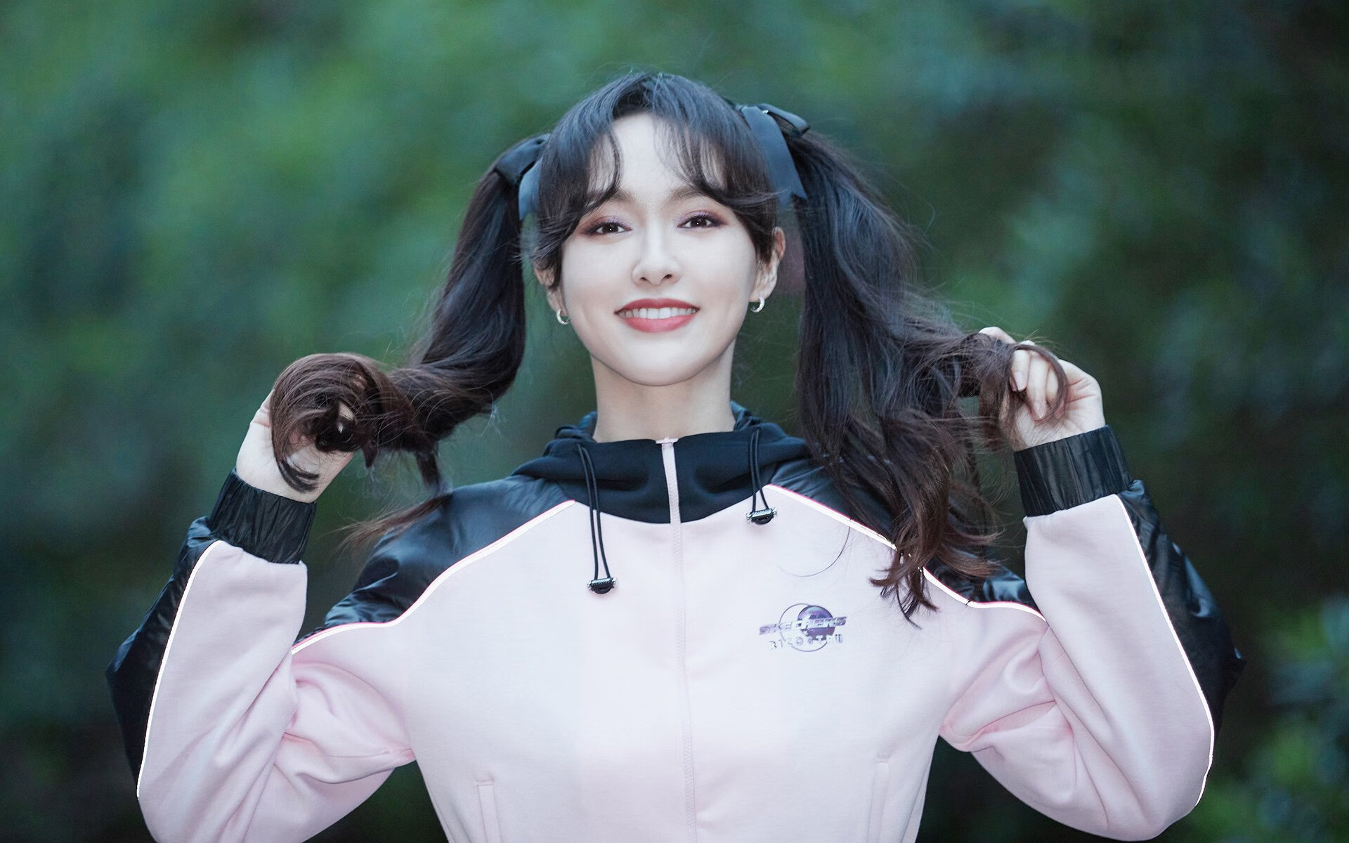 华体会hthapp下载-_蓝天白云下的比赛：户外网球赛燃爆夏日激情_，网球户外游戏