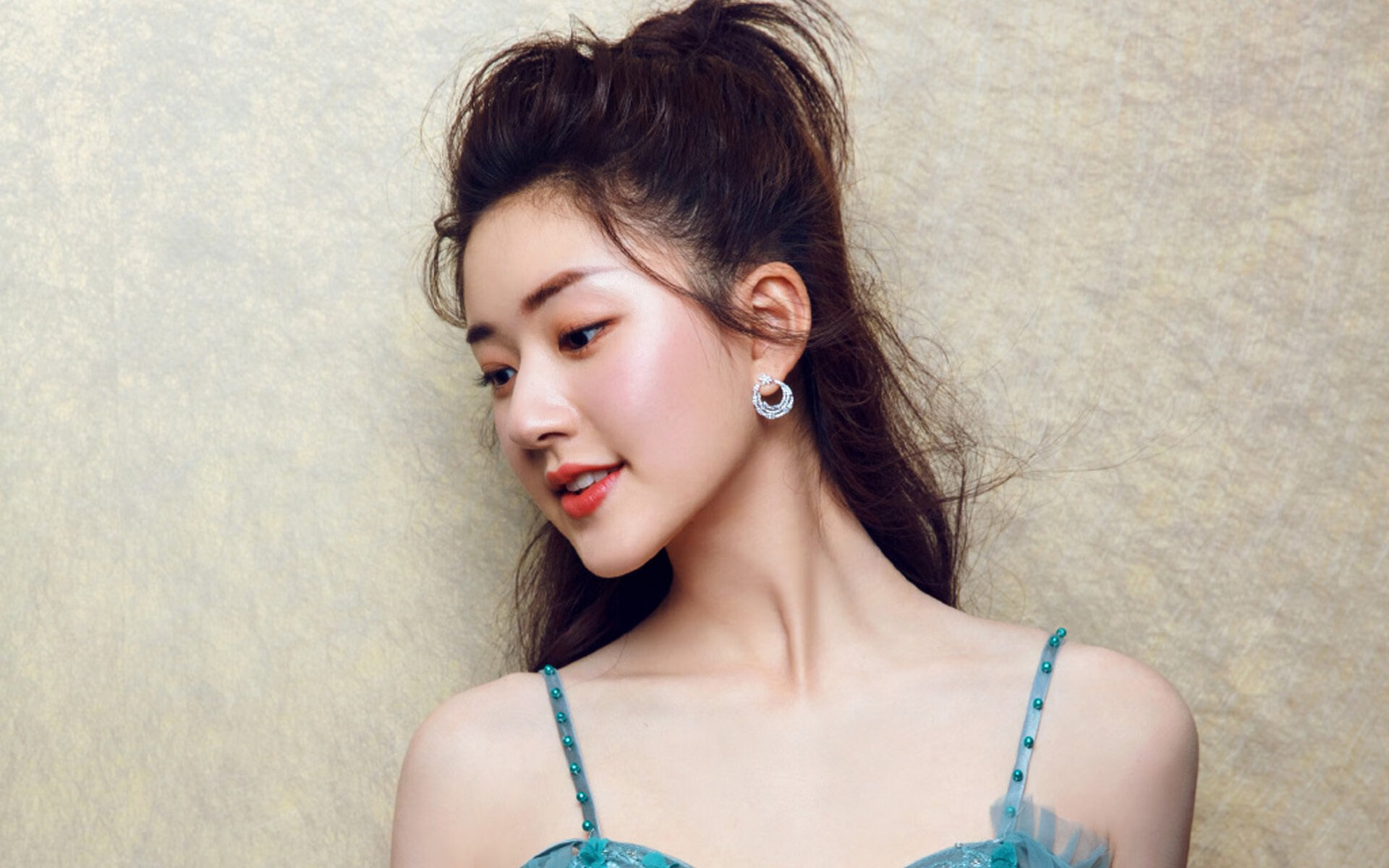 《比赛精彩瞬间:回顾年度最佳操作集锦》,竞赛精彩瞬间怎么写