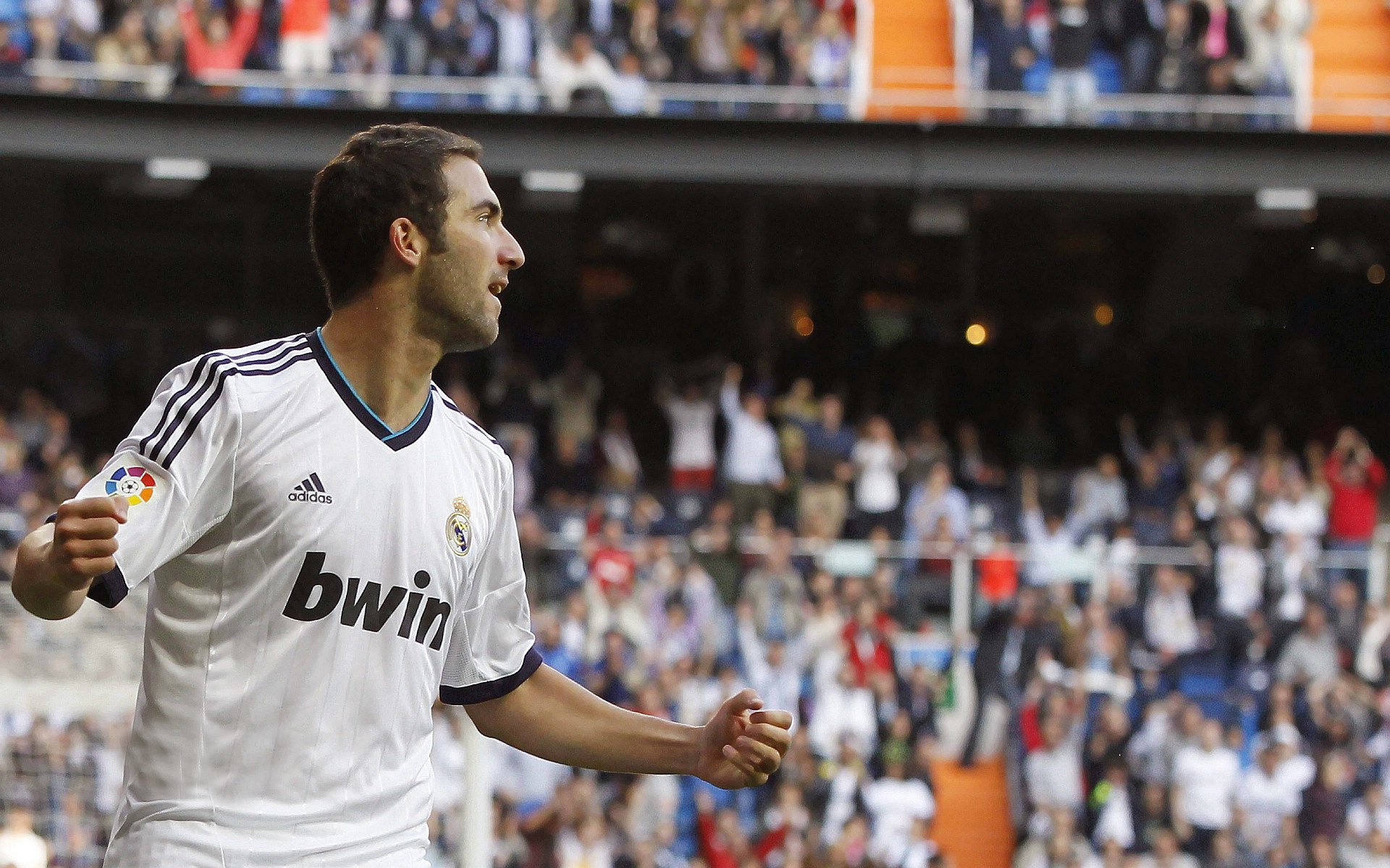 约翰·恩多耶-布鲁阿尔泳姿流畅技术细腻